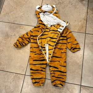 Qiaoniuniu Zebra  Costume  with Tail  New With Tag Fit size 2-3